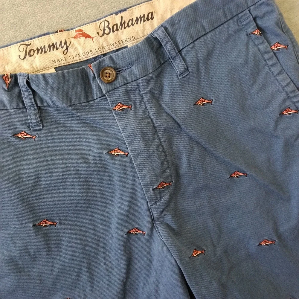 Tommy Bahama Mens Blue Marlin Embroidered Chino Shorts Size 33